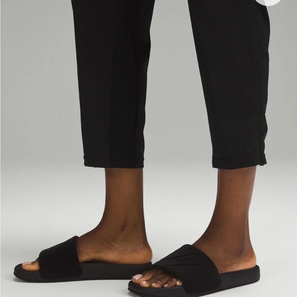 Lululemon Dance Studio MR Crop
